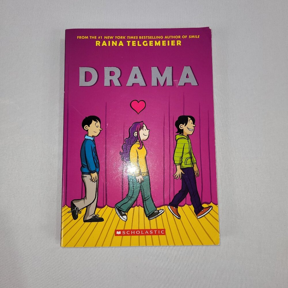 Raina Telgemeier Drama Scholastic Softcover Graphic Novel Comic Book